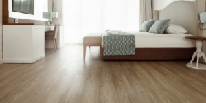 Confronto pavimenti SPC e laminati: Differenze e vantaggi